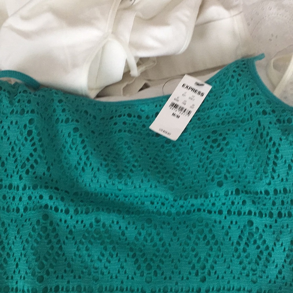 Tank tops - Picture 3 of 7